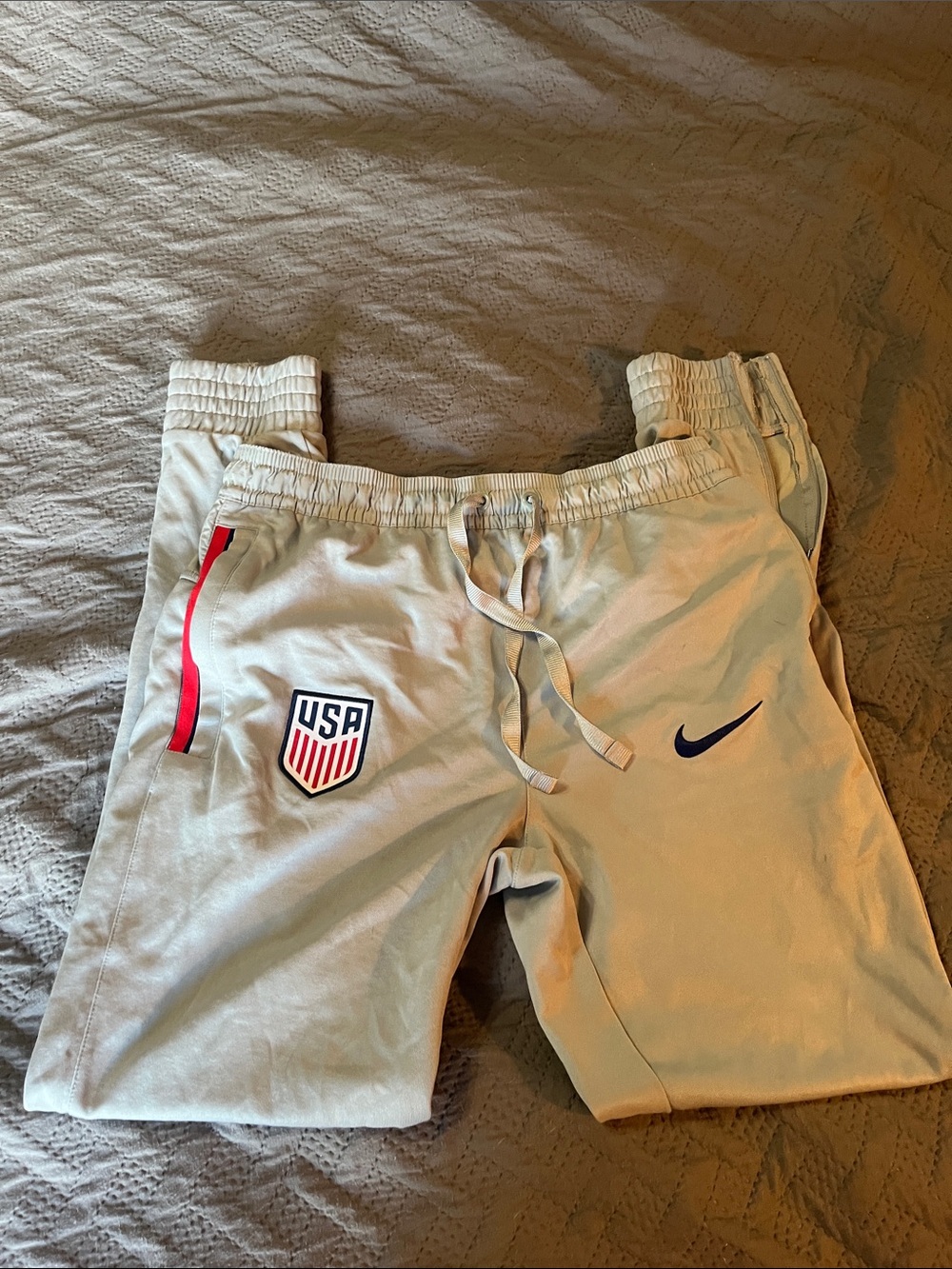 Nike Men’s Grey USA Crest Joggers with Navy Swoosh
